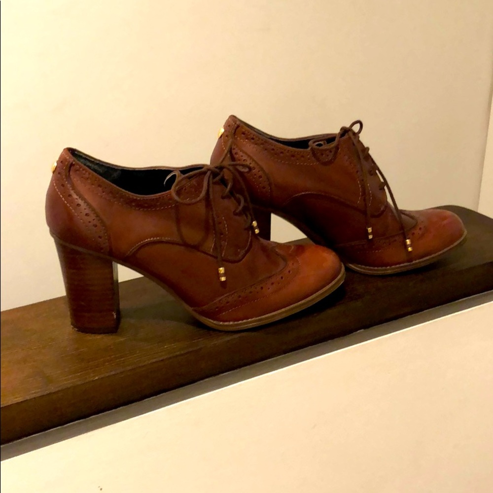 Tommy Hilfiger wingtip heel